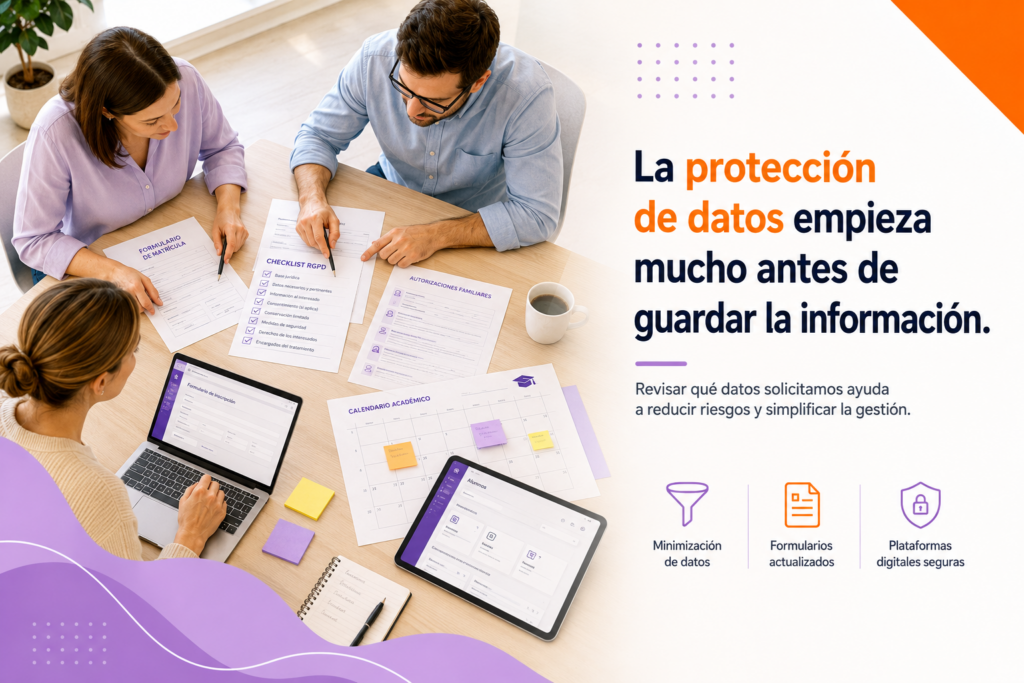 Profesionales revisando datos en solicitudes.